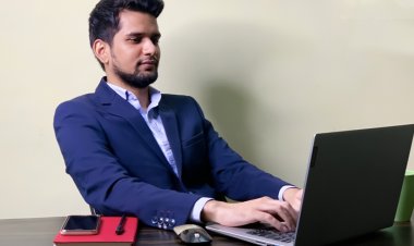Abhishek Dixit's inspiring journey from failed businesses to SilverFox digital marketing agency